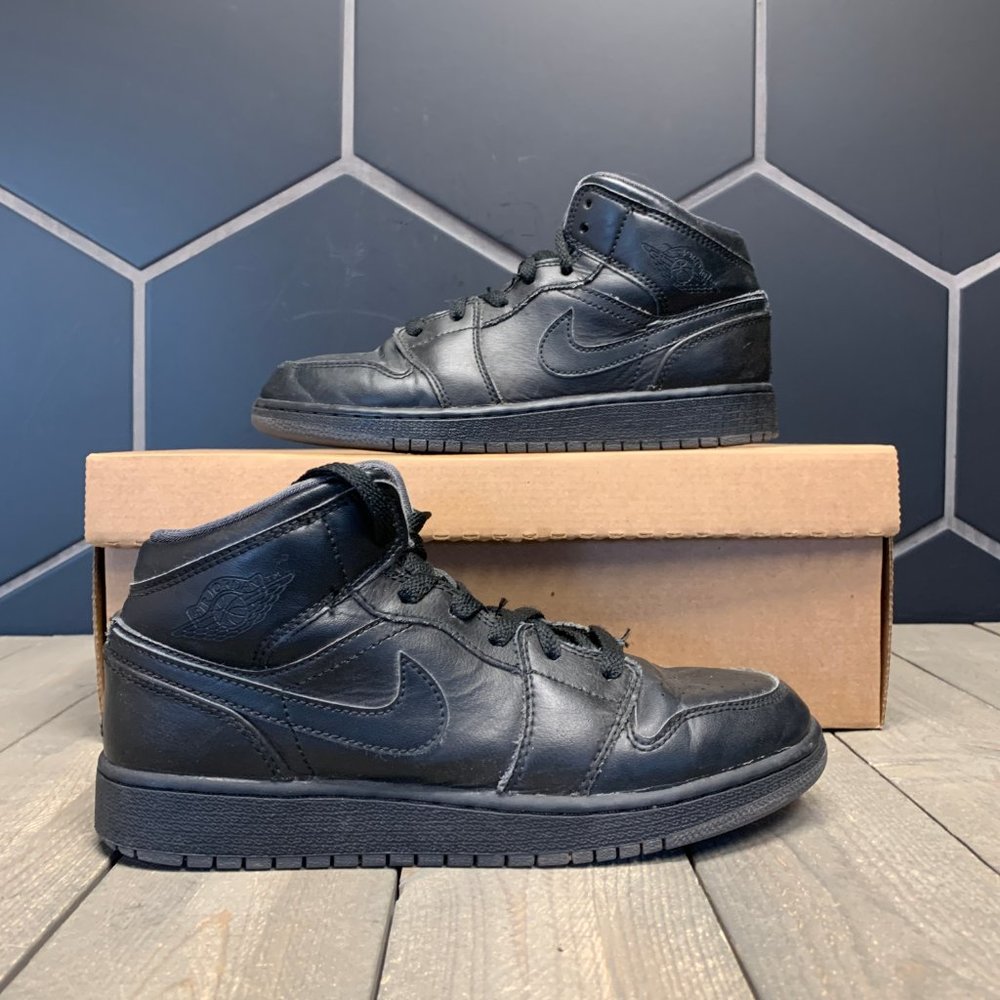 ~Used W/O Box! Youth Air Jordan 1 Mid GS Triple Black Classic Sneakers Size 5Y